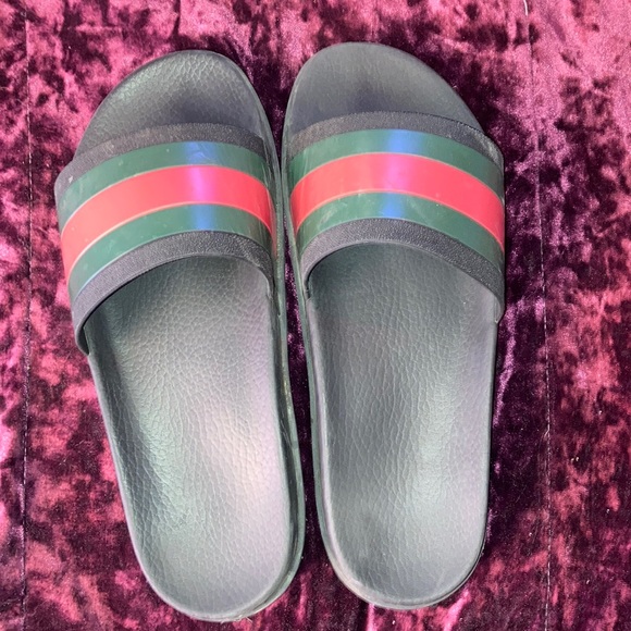 Gucci slides, they’re the wrong size I got them for my boyfriend and they don’t - Picture 1 of 2